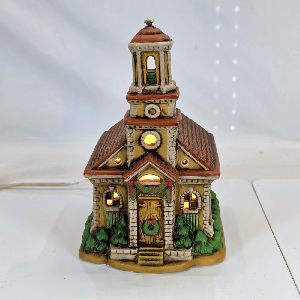 Vintage 1986 Lefton Colonial Village "Charity Chapel" Lighted Church #05895